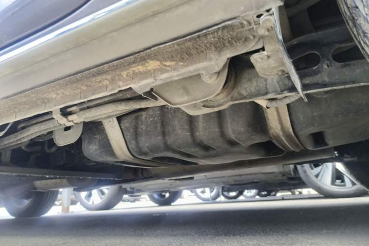 Used Buick GL8 2022 Land Cruiser Executive Class 652T Comfort Model Chassis Rear Left