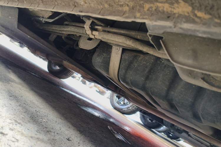 Used Buick GL8 2022 Land Cruiser Executive Class 652T Comfort Model Chassis Rear Left