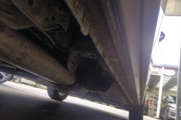 Used Buick GL8 2022 Land Cruiser Executive Class 652T Comfort Model Chassis Rear Right