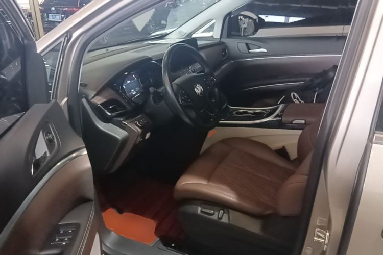 Used Buick GL8 2022 Land Business Class 652T Luxury Model Driver Seat