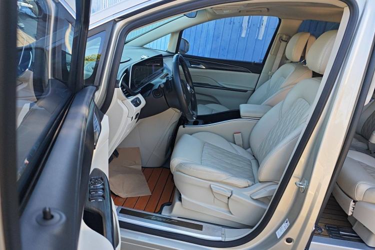 Used Buick GL8 2022 ES Landtrek 653T Comfort Edition Driver Seat