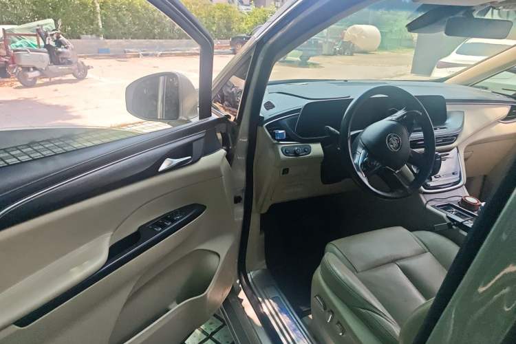 Used Buick GL8 2022 ES Landtrek 653T Luxury Edition Driver Seat