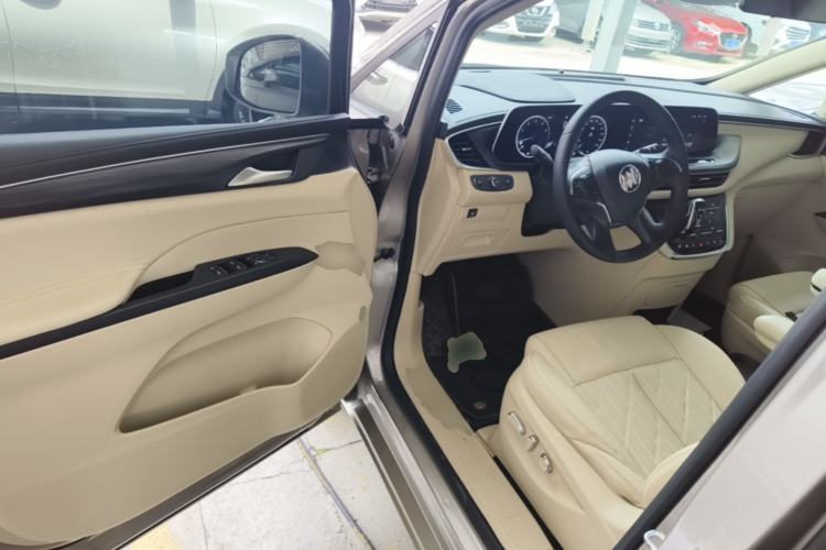 Used Buick GL8 2022 ES Land Cruiser 653T Luxury Model Driver Seat