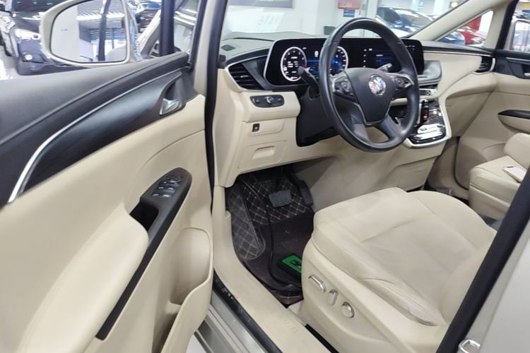 Used Buick GL8 2022 ES Landtrek 653T Luxury Edition Driver Seat