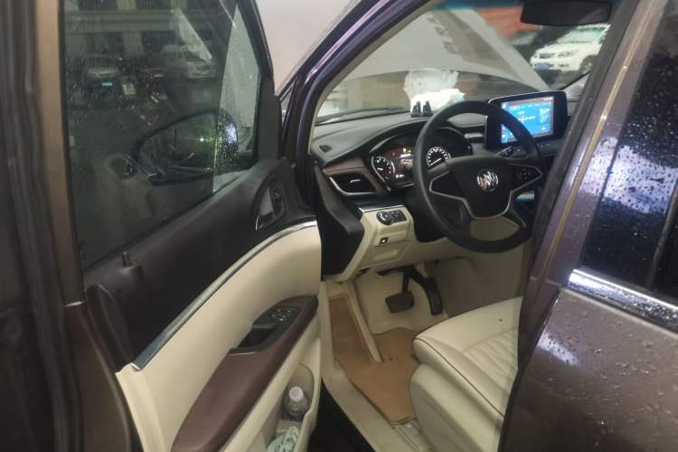 Used Buick GL8 2022 Land Cruiser Executive Class 652T Comfort Model Driver Seat