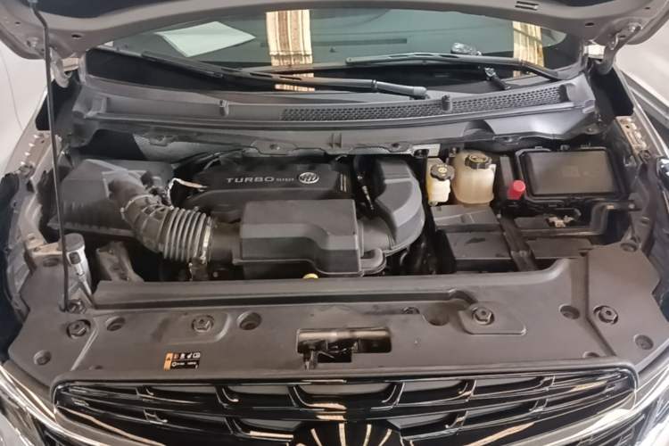 Used Buick GL8 2022 Land Business Class 652T Luxury Model Engine Bay
