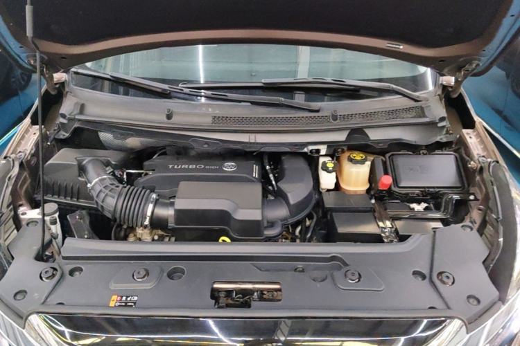 Used Buick GL8 2022 Land Cruiser Executive Class 652T Comfort Model Engine Bay