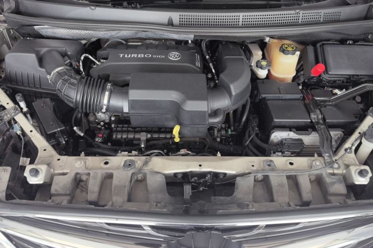 Used Buick GL8 2022 ES Land Cruiser 653T Luxury Model Engine Bay