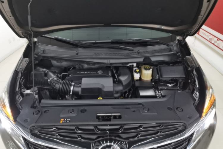 Used Buick GL8 2022 Land Cruiser Executive Class 652T Comfort Model Engine Bay