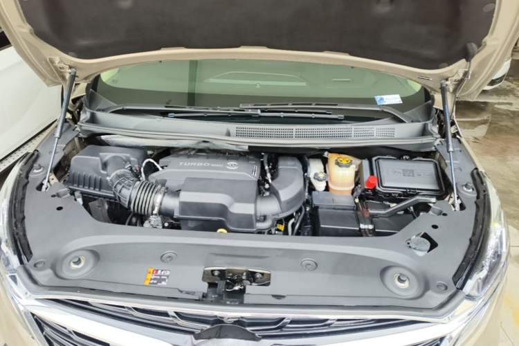Used Buick GL8 2022 ES Land Cruiser 653T Luxury Model Engine Bay