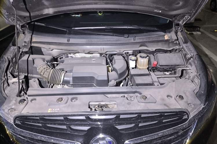 Used Buick GL8 2022 Land Business Class 652T Luxury Model Engine Bay