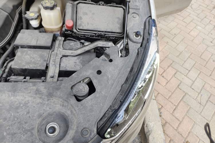 Used Buick GL8 2022 ES Landtrek 653T Comfort Edition Engine Bay Left