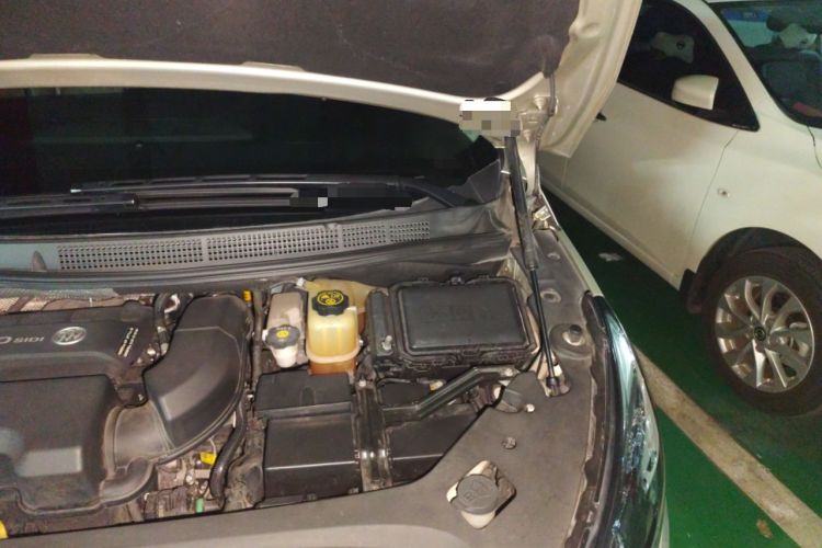 Used Buick GL8 2022 ES Landtrek 653T Comfort Edition Engine Bay Left