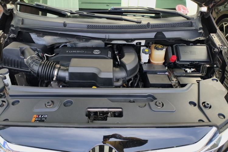 Used Buick GL8 2022 Land Cruiser Executive Class 652T Comfort Model Engine Bay