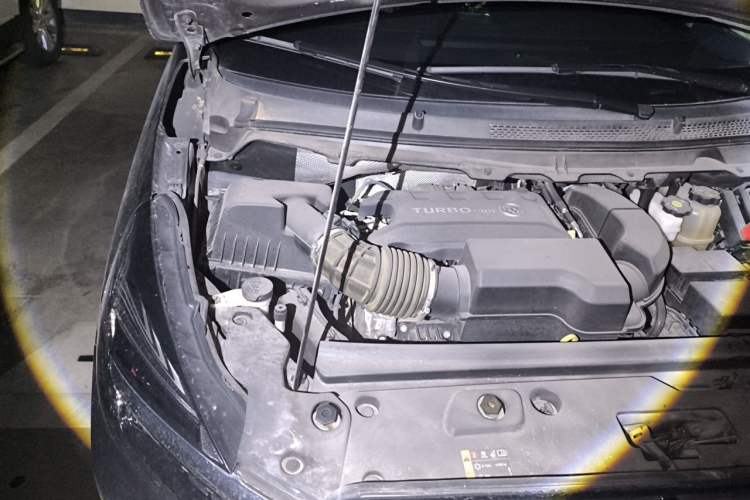 Used Buick GL8 2022 Land Business Class 652T Luxury Model Engine Bay Right