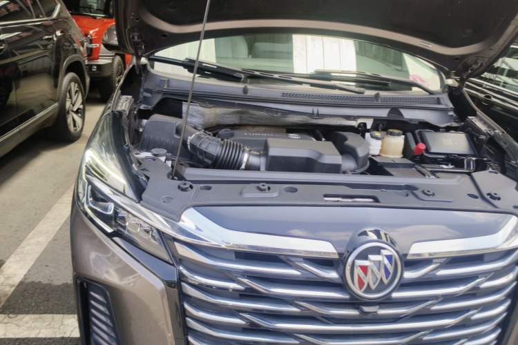 Used Buick GL8 2022 Land Cruiser Executive Class 652T Comfort Model Engine Bay Right