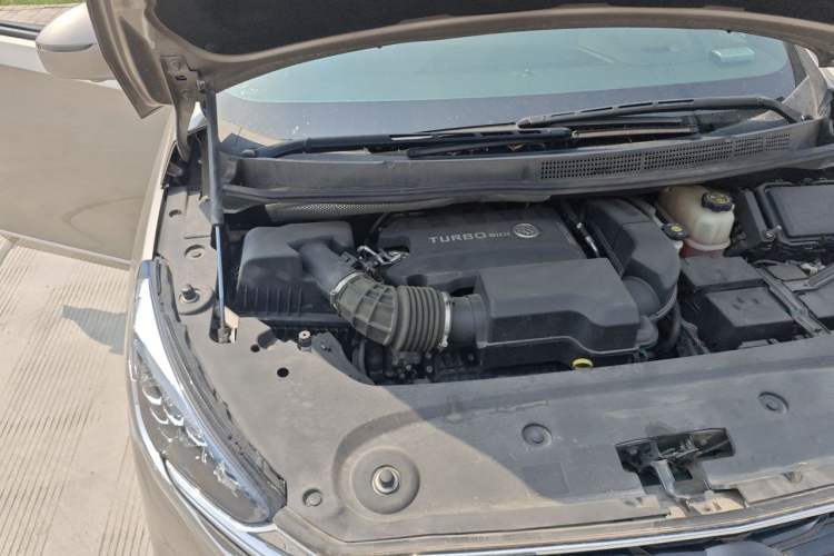 Used Buick GL8 2022 ES Landtrek 653T Flagship Model Engine Bay Right
