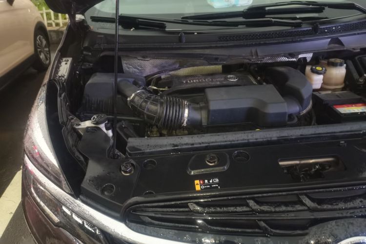 Used Buick GL8 2022 Land Cruiser Executive Class 652T Comfort Model Engine Bay Right
