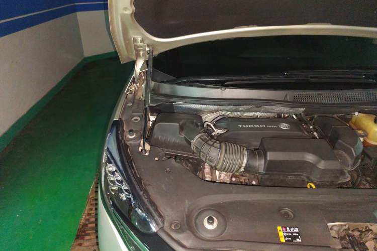 Used Buick GL8 2022 ES Landtrek 653T Comfort Edition Engine Bay Right
