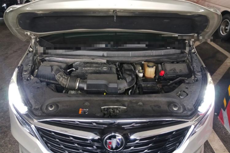 Used Buick GL8 2022 ES Land Cruiser 653T Luxury Model Engine Bay