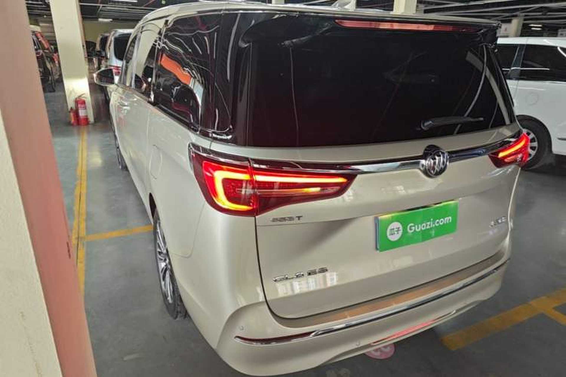 Used Buick GL8 2022 ES Land Cruiser 653T Luxury Model Exterior 2