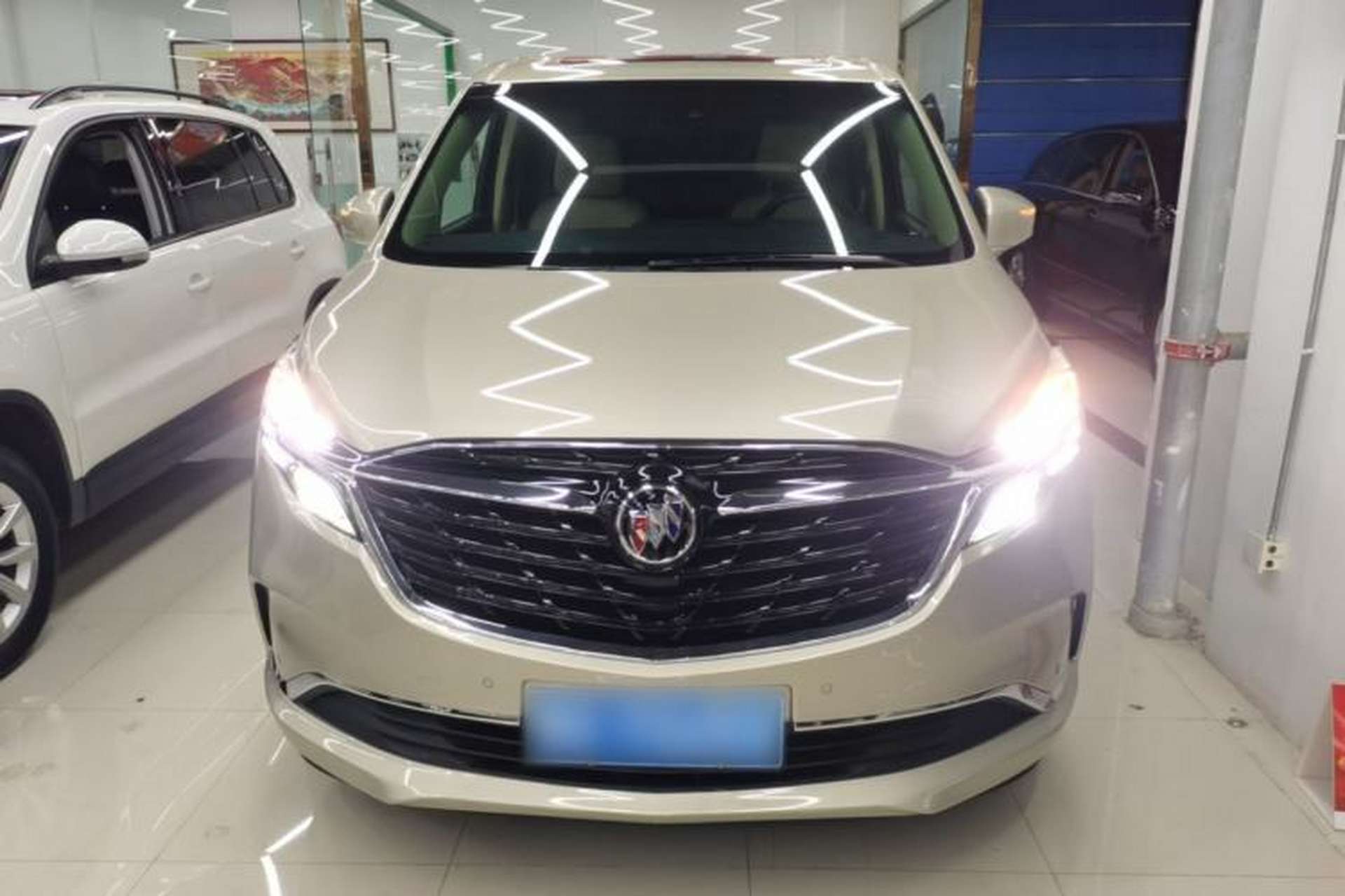 Used Buick GL8 2022 ES Landtrek 653T Luxury Edition Front