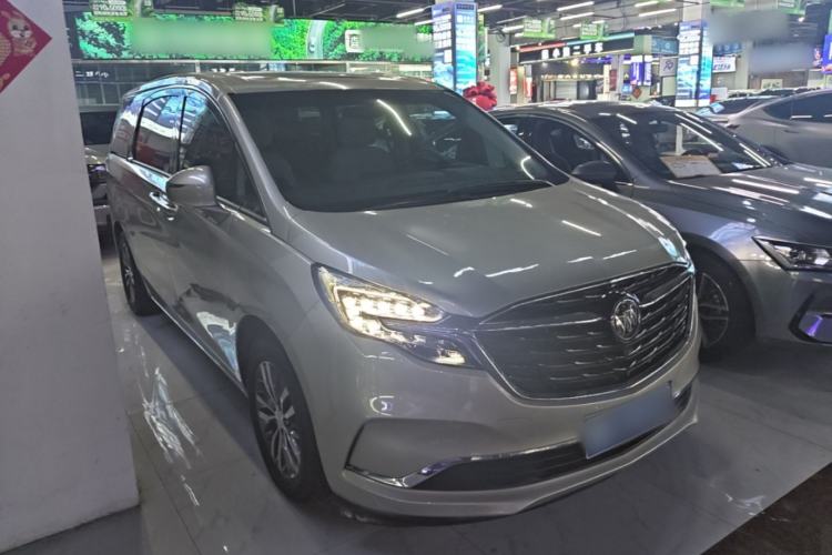Used Buick GL8 2022 ES Landtrek 653T Comfort Edition Front Right 45 Deg