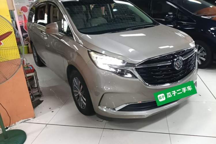Used Buick GL8 2022 ES Landtrek 653T Comfort Edition Front Right 45 Deg