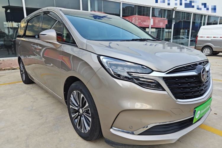 Used Buick GL8 2022 ES Landtrek 653T Flagship Model Front Right 45 Deg