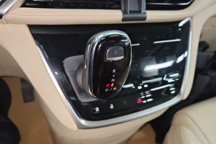 Used Buick GL8 2022 ES Land Cruiser 653T Luxury Model Gear Lever