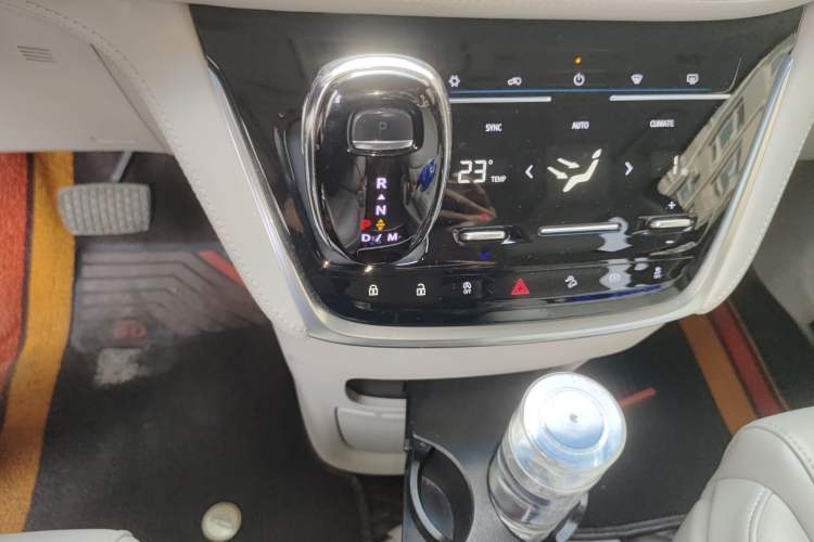Used Buick GL8 2022 ES Landtrek 653T Comfort Edition Gear Lever