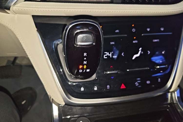 Used Buick GL8 2022 ES Landtrek 653T Comfort Edition Gear Lever