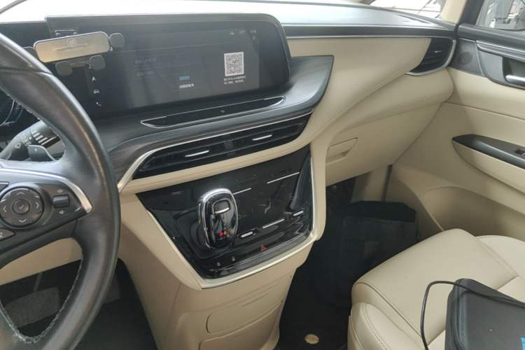 Used Buick GL8 2022 ES Landtrek 653T Luxury Edition Gear Lever