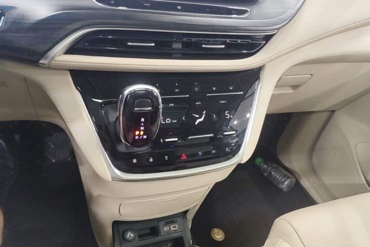 Used Buick GL8 2022 ES Landtrek 653T Luxury Edition Gear Lever