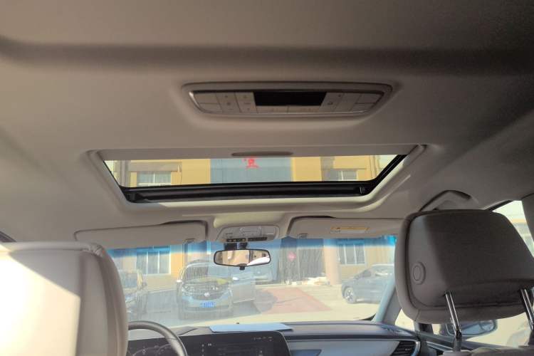 Used Buick GL8 2022 ES Landtrek 653T Comfort Edition Headliner