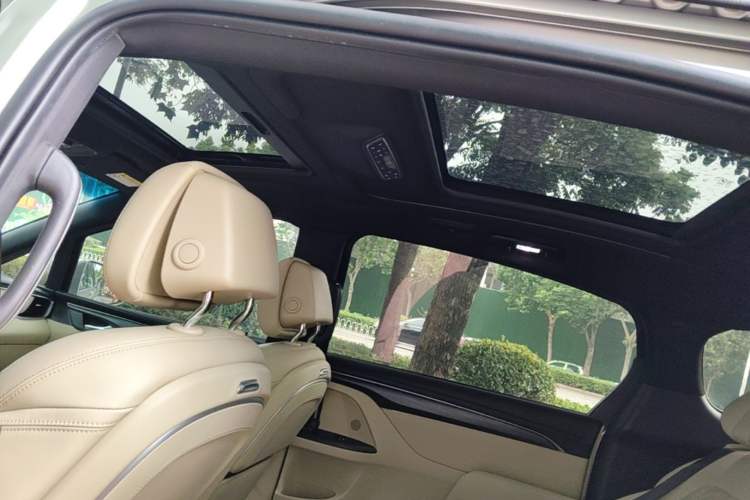 Used Buick GL8 2022 ES Land Cruiser 653T Luxury Model Headliner