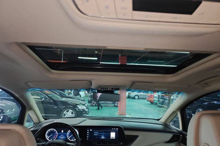 Used Buick GL8 2022 ES Landtrek 653T Luxury Edition Headliner