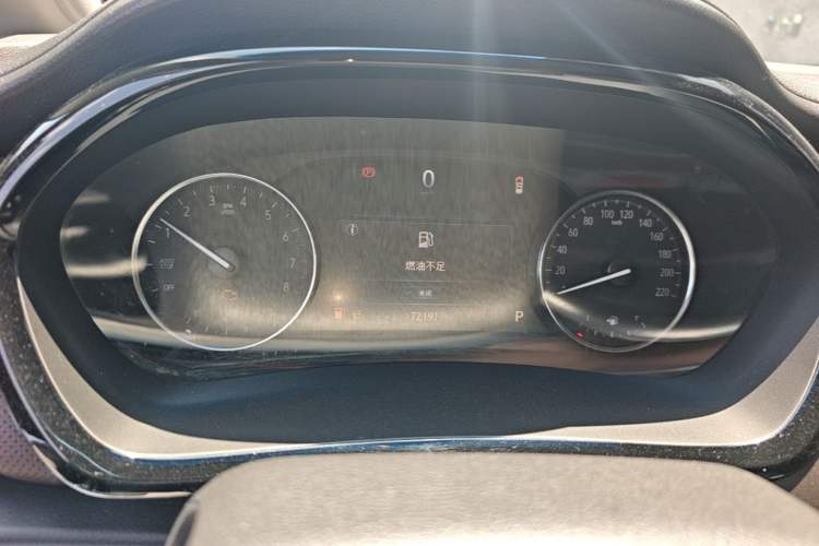 Used Buick GL8 2022 Land Cruiser Executive Class 652T Comfort Model Instrument Cluster