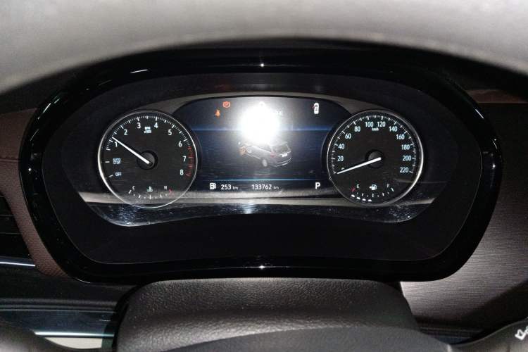 Used Buick GL8 2022 Land Cruiser Executive Class 652T Comfort Model Instrument Cluster