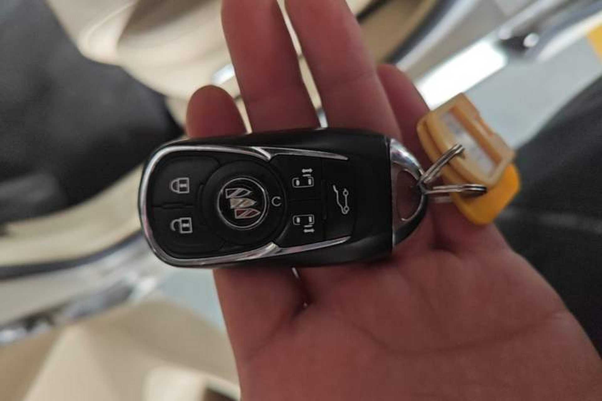Used Buick GL8 2022 ES Land Cruiser 653T Luxury Model Interior 1