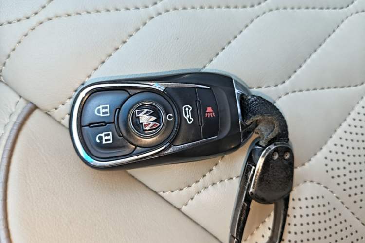 Used Buick GL8 2022 ES Landtrek 653T Comfort Edition Interior 1