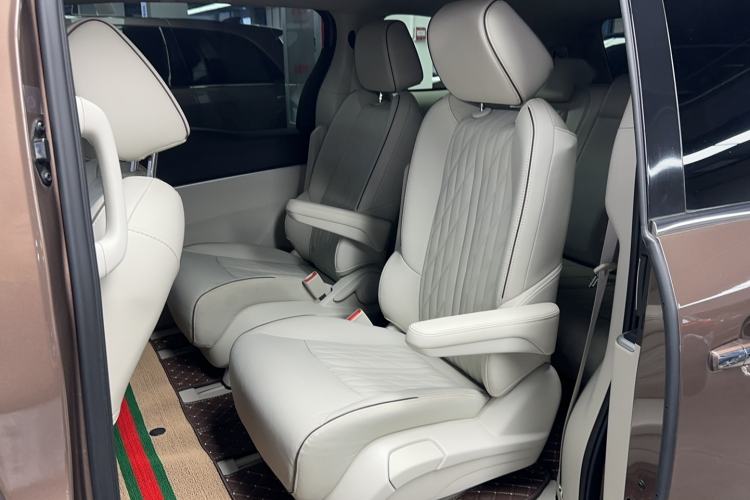 Used Buick GL8 2022 Land Business Class 652T Luxury Model Interior 3