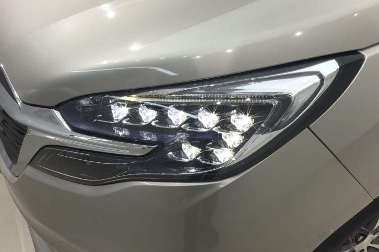 Used Buick GL8 2022 ES Landtrek 653T Luxury Edition Left Front Headlight