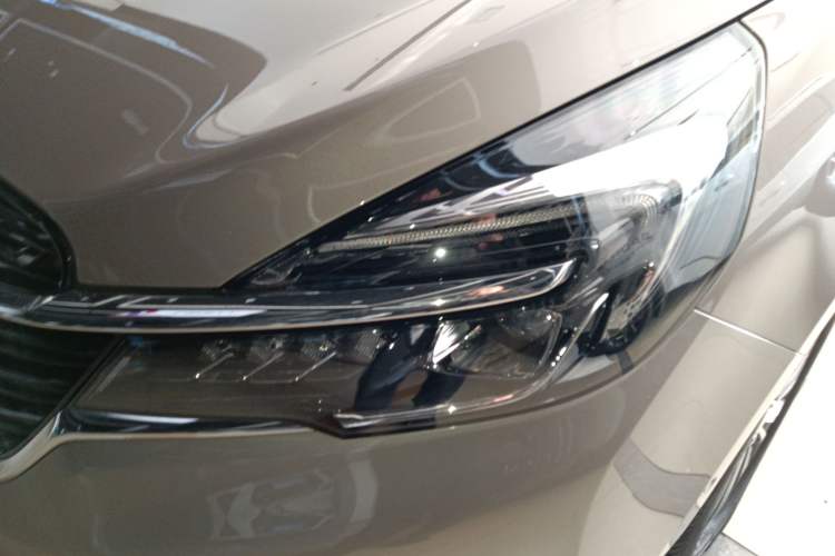 Used Buick GL8 2022 Land Executive Class 652T Prestige Model Left Front Headlight