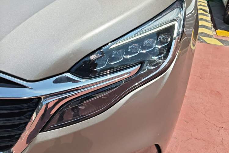 Used Buick GL8 2022 ES Landtrek 653T Comfort Edition Left Front Headlight