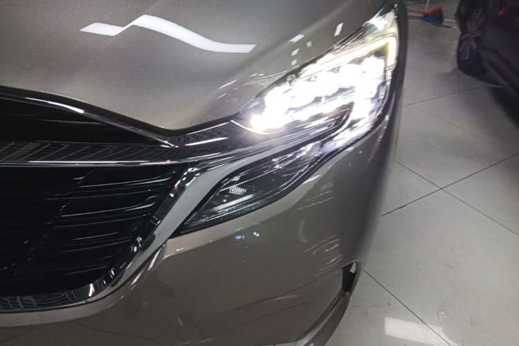 Used Buick GL8 2022 ES Landtrek 653T Comfort Edition Left Front Headlight