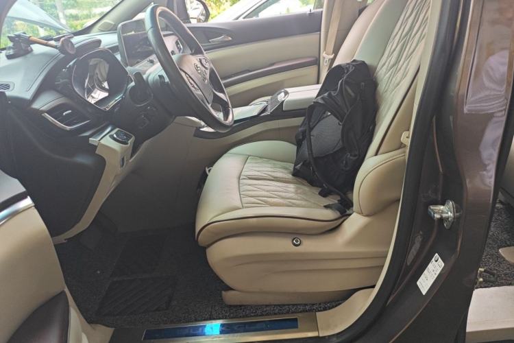 Used Buick GL8 2022 Land Business Class 652T Luxury Model Left Front Seat