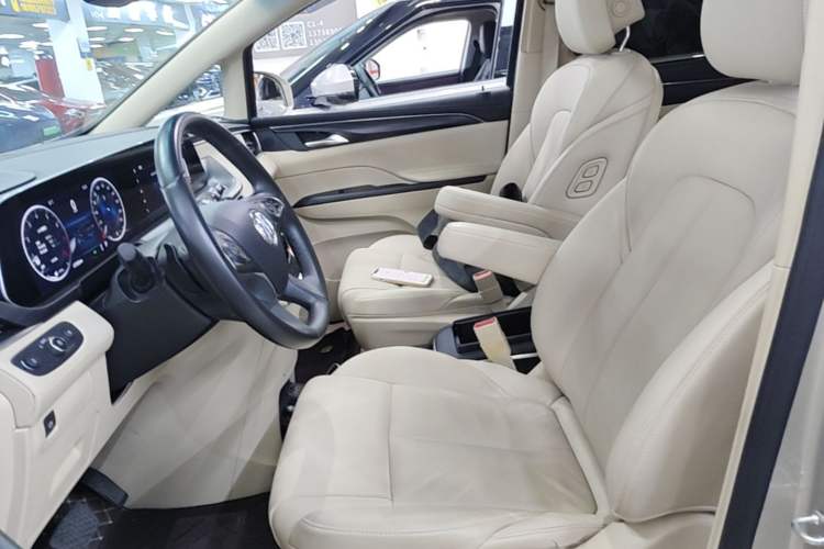 Used Buick GL8 2022 ES Landtrek 653T Luxury Edition Left Front Seat