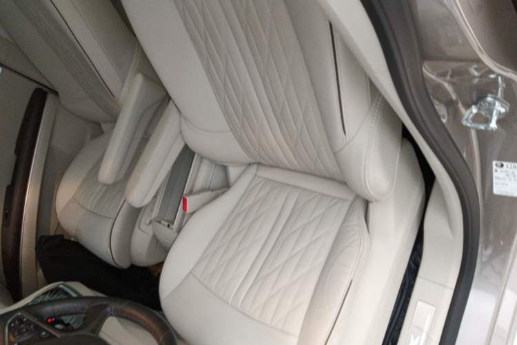 Used Buick GL8 2022 Land Executive Class 652T Prestige Model Left Front Seat