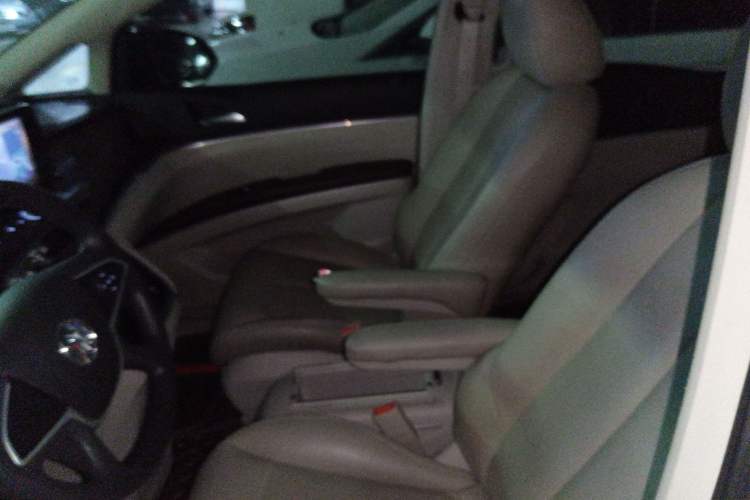 Used Buick GL8 2022 Land Cruiser Executive Class 652T Comfort Model Left Front Seat